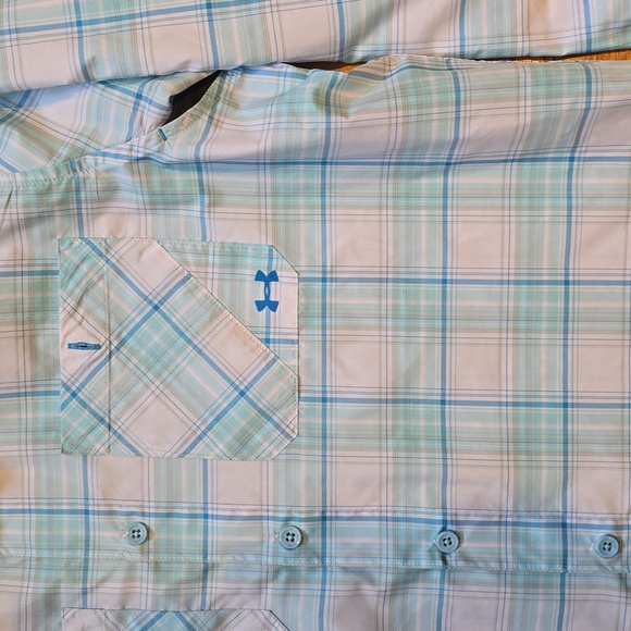 Under Armoir Shirt Size Medium. - Picture 2 of 7